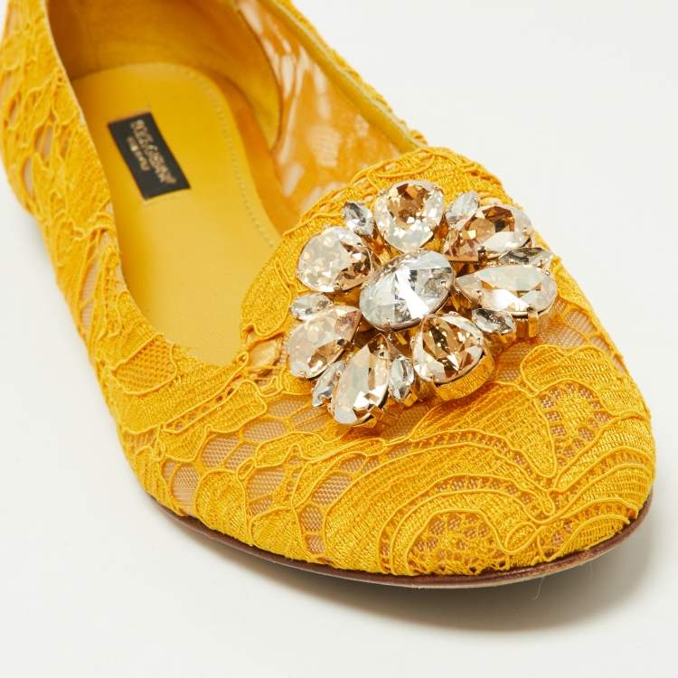 مملوكة مسبقًا Dolce & Gabbana Yellow Lace Crystal Embellished Taormina Ballet Flats Size 39