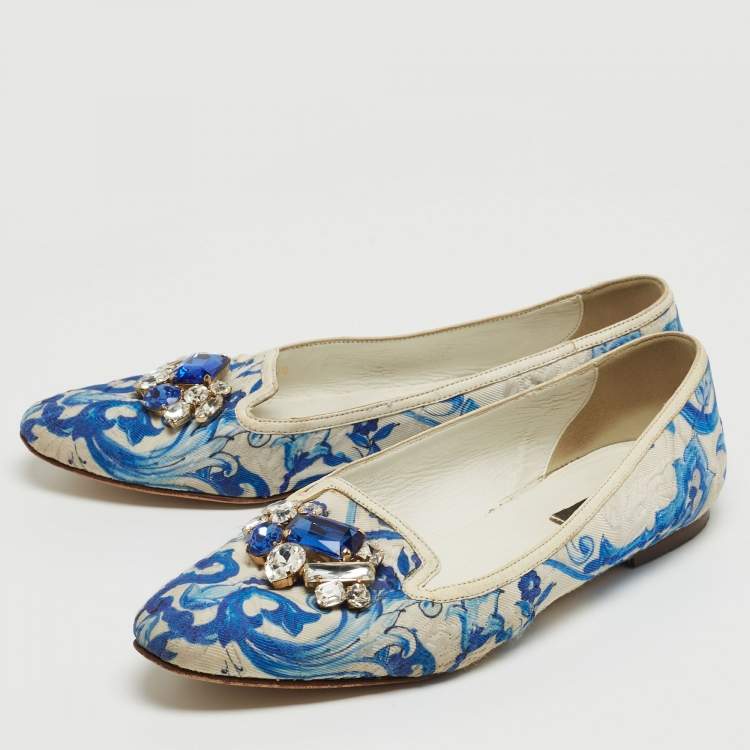 Pre Owned Dolce & Gabbana White/Blue Printed Fabric Crystal Embellished Ballet Flats Size 39