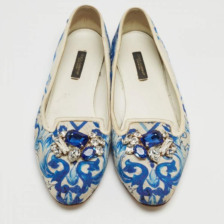 Pre Owned Dolce & Gabbana White/Blue Printed Fabric Crystal Embellished Ballet Flats Size 39