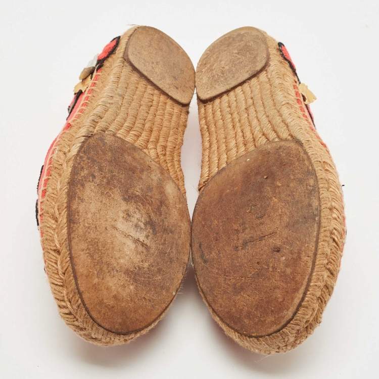 Pre Owned Dolce & Gabbana Red Canvas Locket Flower Jewel Embroidered Espadrilles Flats Size 37
