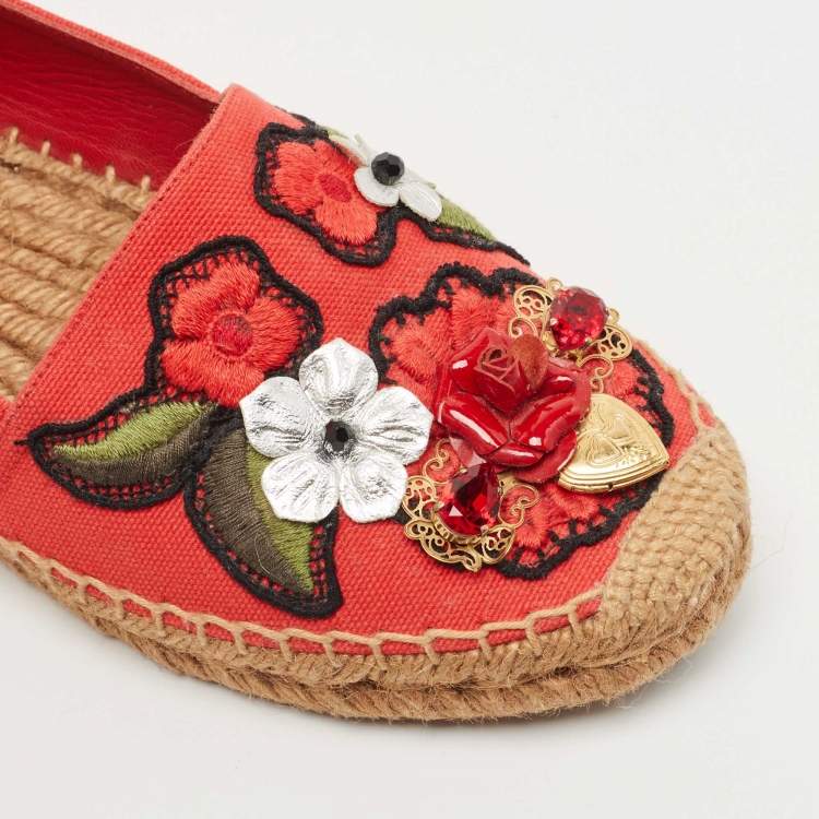 Pre Owned Dolce & Gabbana Red Canvas Locket Flower Jewel Embroidered Espadrilles Flats Size 37