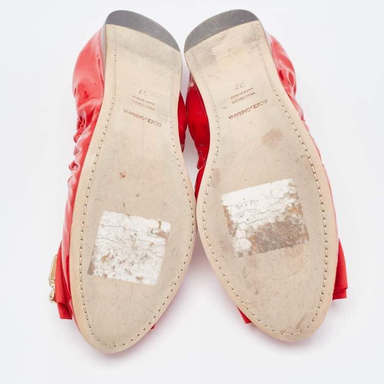 Pre Owned Dolce & Gabbana Red Patent Leather Crystal Embellished Bow Scrunch Ballet Flats Size 37