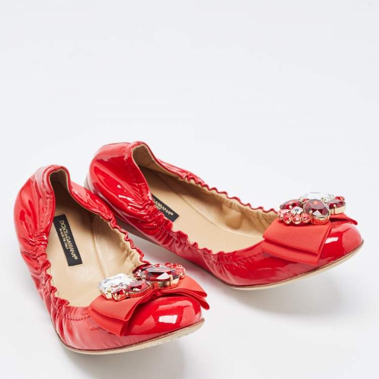 Pre Owned Dolce & Gabbana Red Patent Leather Crystal Embellished Bow Scrunch Ballet Flats Size 37