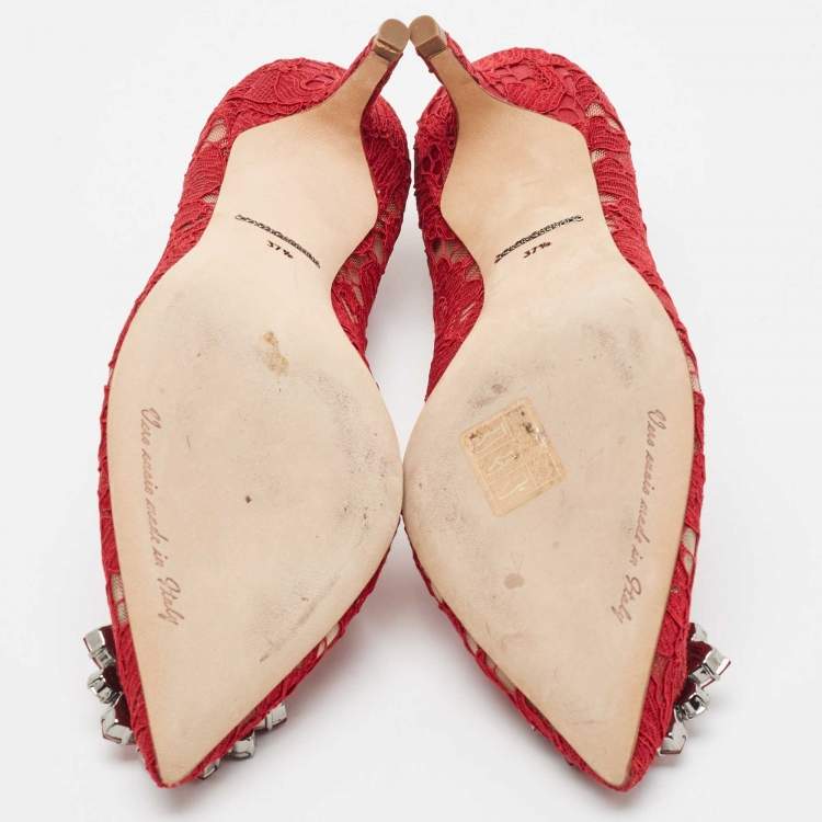 مملوكة مسبقًا Dolce & Gabbana Red Mesh and Lace Crystal Embellished Belluci Pumps Size 37.5