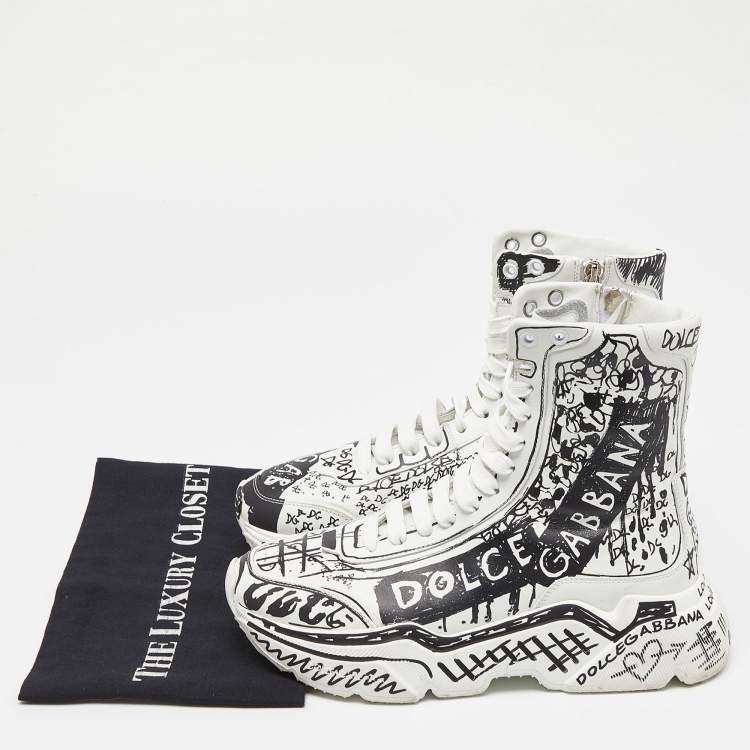 Pre Owned Dolce & Gabbana White/Black Graffiti Print Leather Daymaster Sneakers Size 39