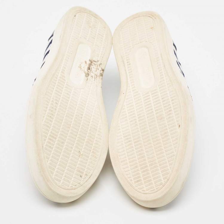 مملوكة مسبقًا Dolce & Gabbana White/Navy Blue Canvas and Fabric Low Top Sneakers Size 37.5 