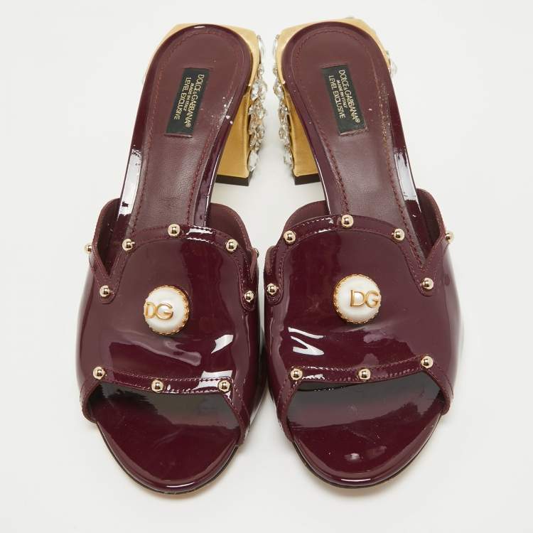 مملوكة مسبقًا Dolce & Gabbana Burgundy Patent Leather Crystal Embellished Slide Sandals Size 41