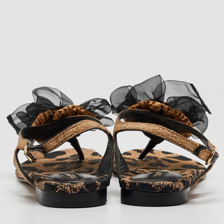 Pre Owned Dolce & Gabbana Beige/Black Raffia Floral Applique Thong Flat Sandals Size 40