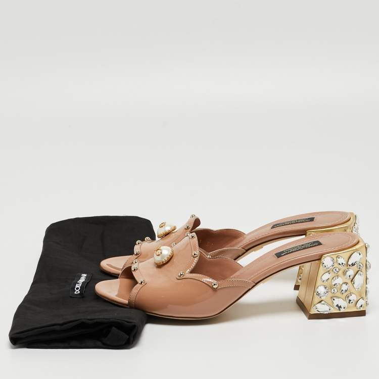 Pre Owned Dolce & Gabbana Beige Patent Leather Crystal Embellishment Slide Sandals Size 39