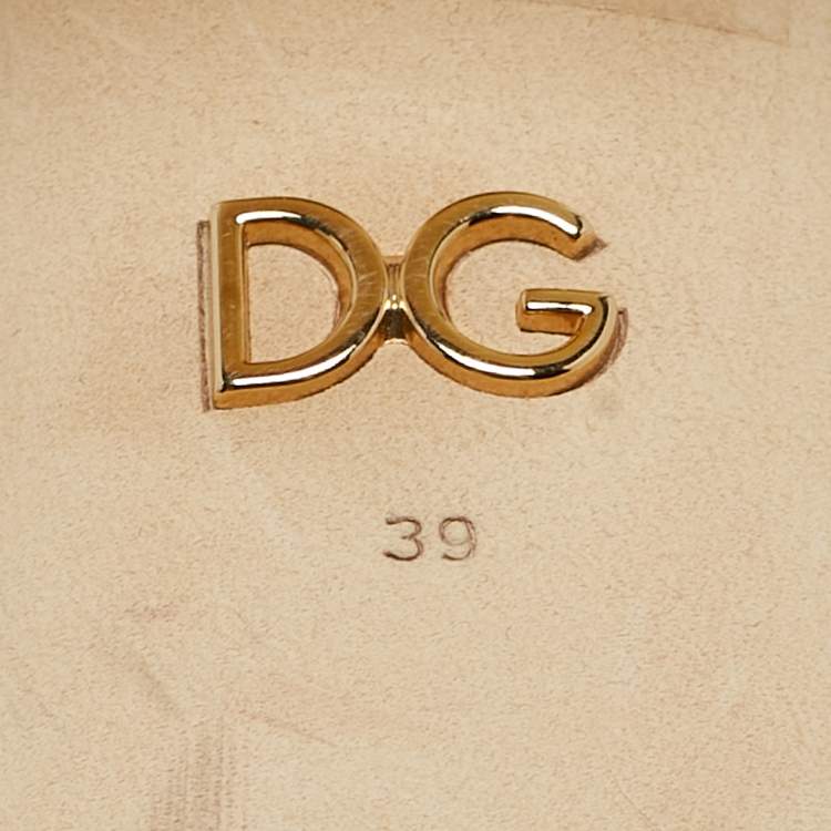 Pre Owned Dolce & Gabbana Beige Patent Leather Crystal Embellishment Slide Sandals Size 39