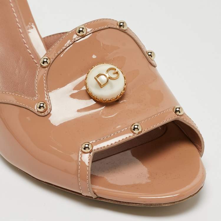 Pre Owned Dolce & Gabbana Beige Patent Leather Crystal Embellishment Slide Sandals Size 39