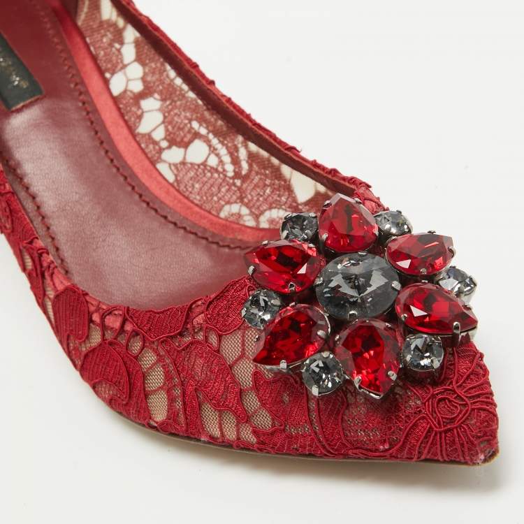 مملوكة مسبقًا Dolce & Gabbana Dark Red Lace Bellucci Pumps Size 38.5