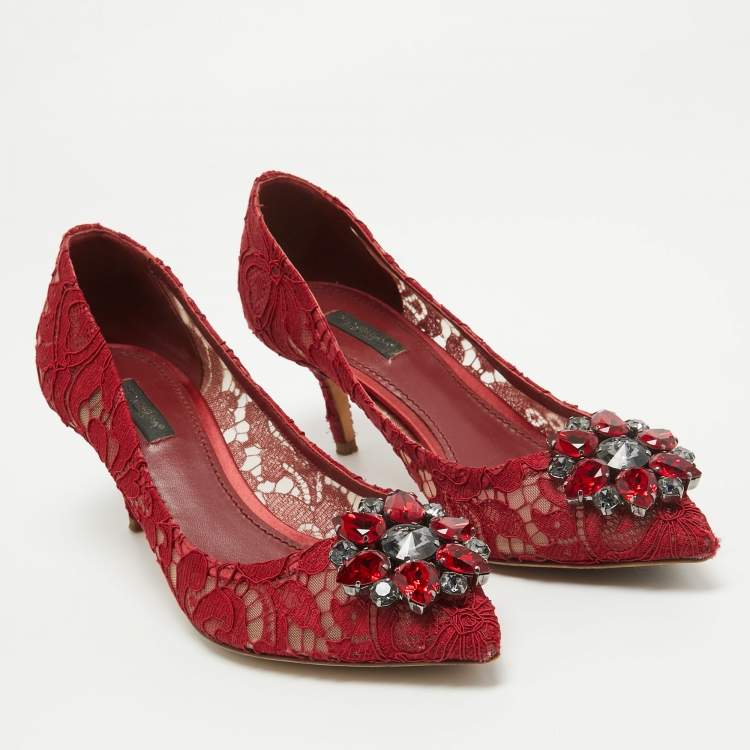 مملوكة مسبقًا Dolce & Gabbana Dark Red Lace Bellucci Pumps Size 38.5