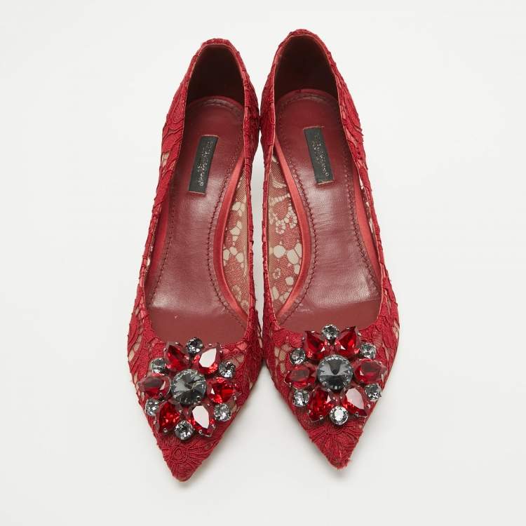 مملوكة مسبقًا Dolce & Gabbana Dark Red Lace Bellucci Pumps Size 38.5