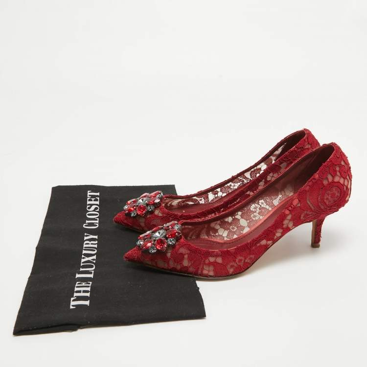 مملوكة مسبقًا Dolce & Gabbana Dark Red Lace Bellucci Pumps Size 38.5