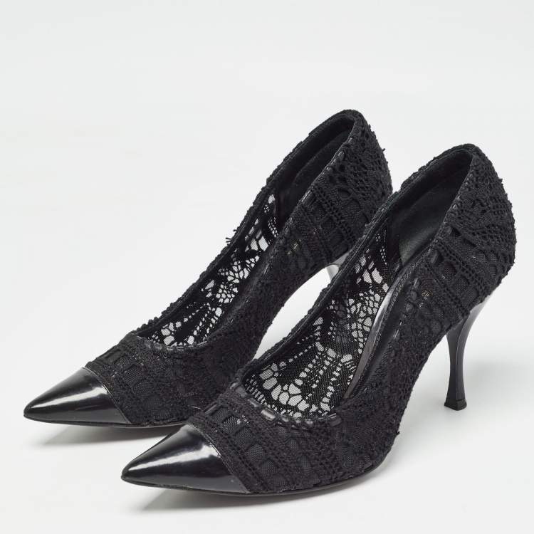 مملوكة مسبقًا Dolce & Gabbana Black Lace And Leather Crochet Pointed Toe Pumps Size 39