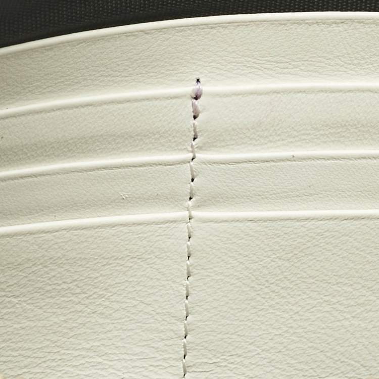 مملوكة مسبقًا Emilio Pucci White Leather Wristlet Zip Pouch