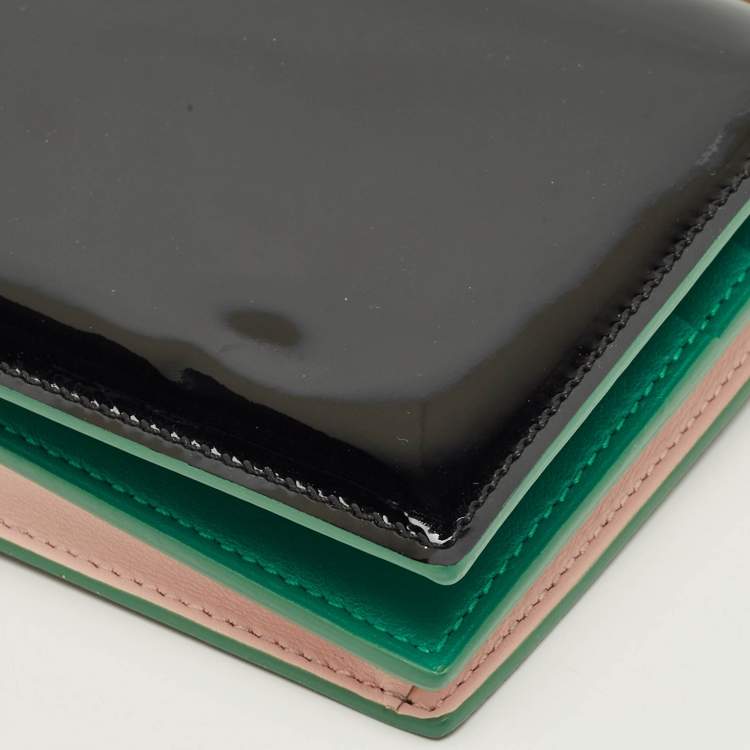 مملوكة مسبقًا محفظة بسلسلة إيملو بوتشي جلد براءة اختراع أسود مع غطاء