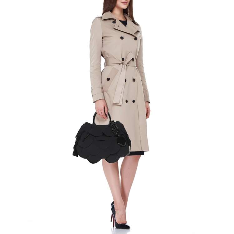 مملوكة مسبقًا Emporio Armani Black Scalloped Applique Fabric Tote