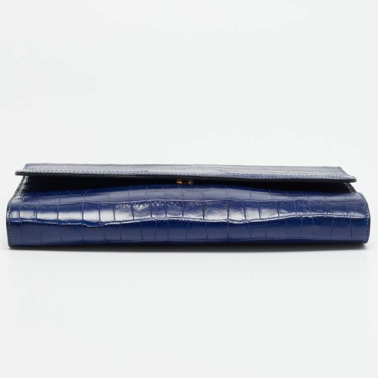 مملوكة مسبقًا Emporio Armani Blue Croc Embossed Leather Chain Clutch