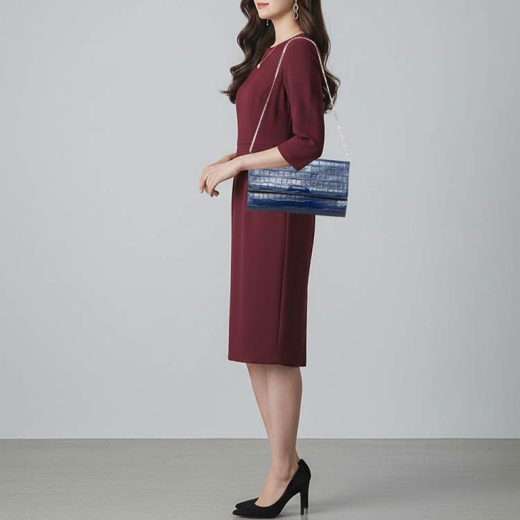 مملوكة مسبقًا Emporio Armani Blue Croc Embossed Leather Chain Clutch