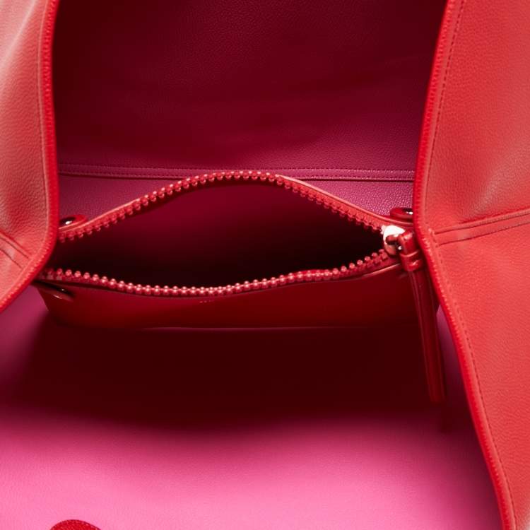مملوكة مسبقًا Emporio Armani Red Leather Large MyEA Shopper Tote