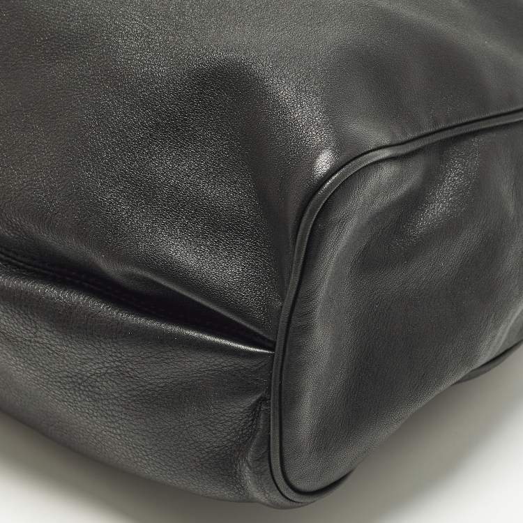 مملوكة مسبقًا Escada Chain Black Leather Hobo