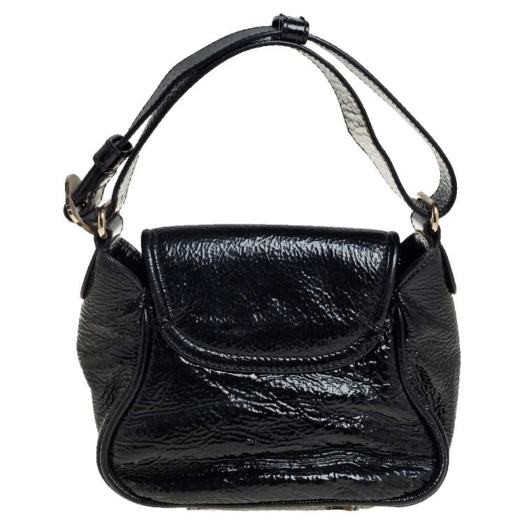 مملوكة مسبقًا Escada Black Textured Patent Leather Turnlock Flap Baguette Bag