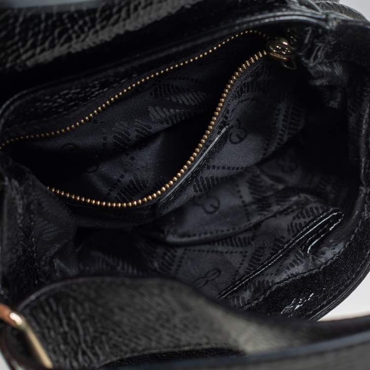مملوكة مسبقًا Escada Black Textured Patent Leather Turnlock Flap Baguette Bag