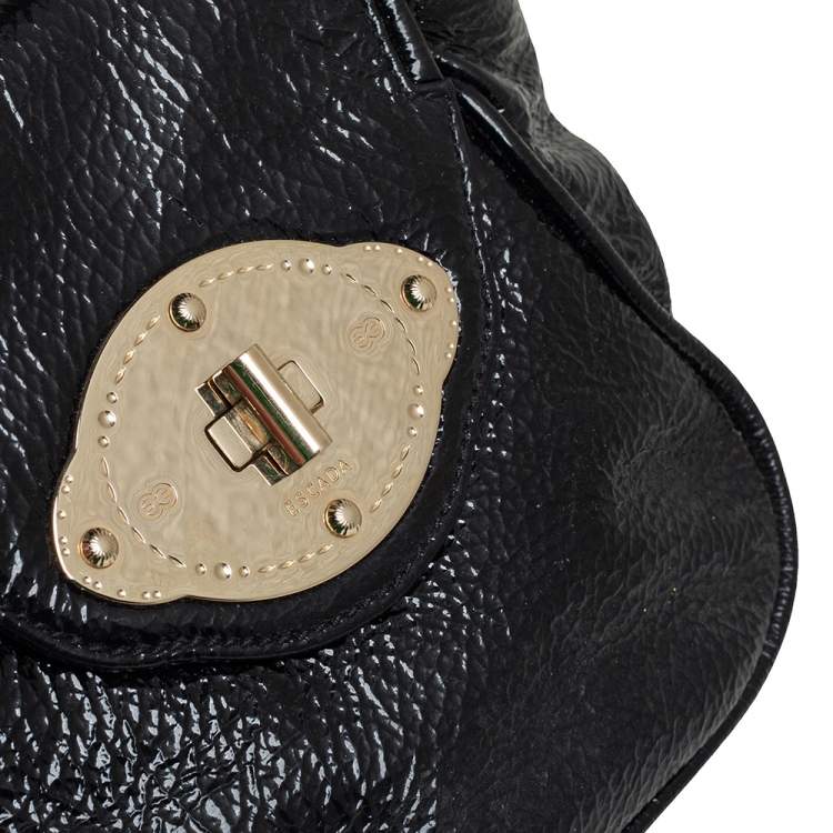 مملوكة مسبقًا Escada Black Textured Patent Leather Turnlock Flap Baguette Bag