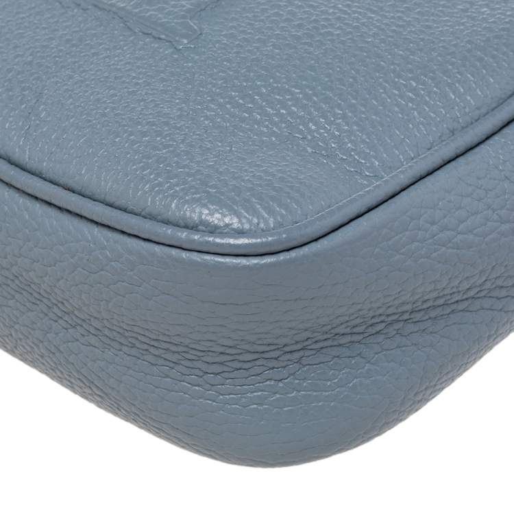 مملوكة مسبقًا Escada Pastel Blue Leather Crossbody Bag