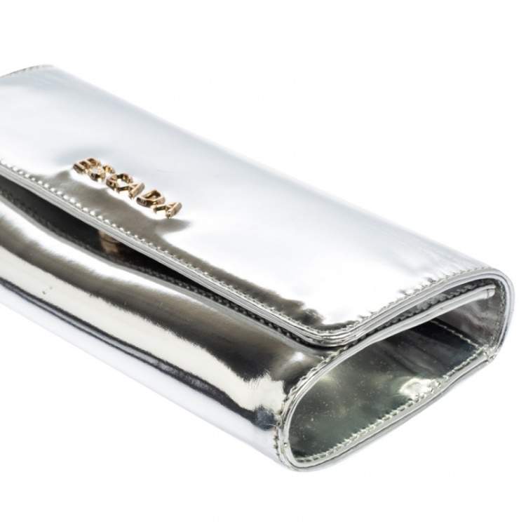 Pre Owned Escada Silver Glossy Leather Chain Wristlet Clutch