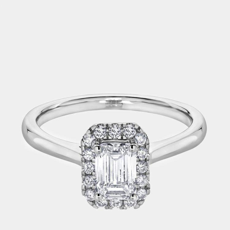 Pre Owned 14K White Gold  Lab Grown Diamond Solitaire plus Ring  (0.9 cts) US 7