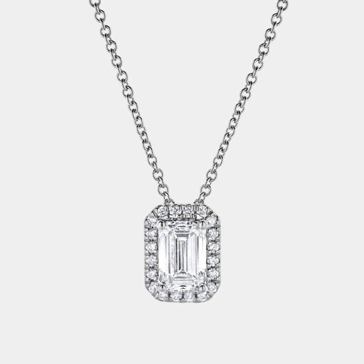 Pre Owned 0.82ct 14k White Gold Lab Grown Diamond Halo Pendant