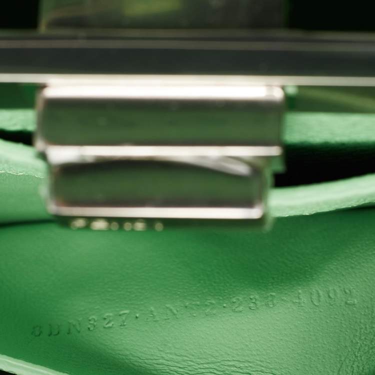 مملوكة مسبقًا Fendi Green Selleria Leather Small Peekaboo ISeeU Top Handle Bag
