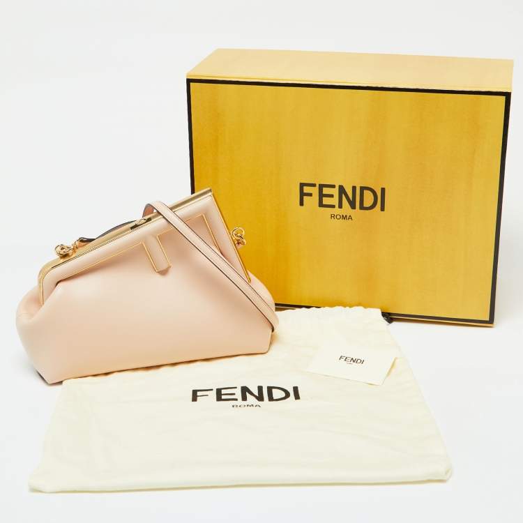 Pre Owned Fendi Pink Leather Fendi First Clutch