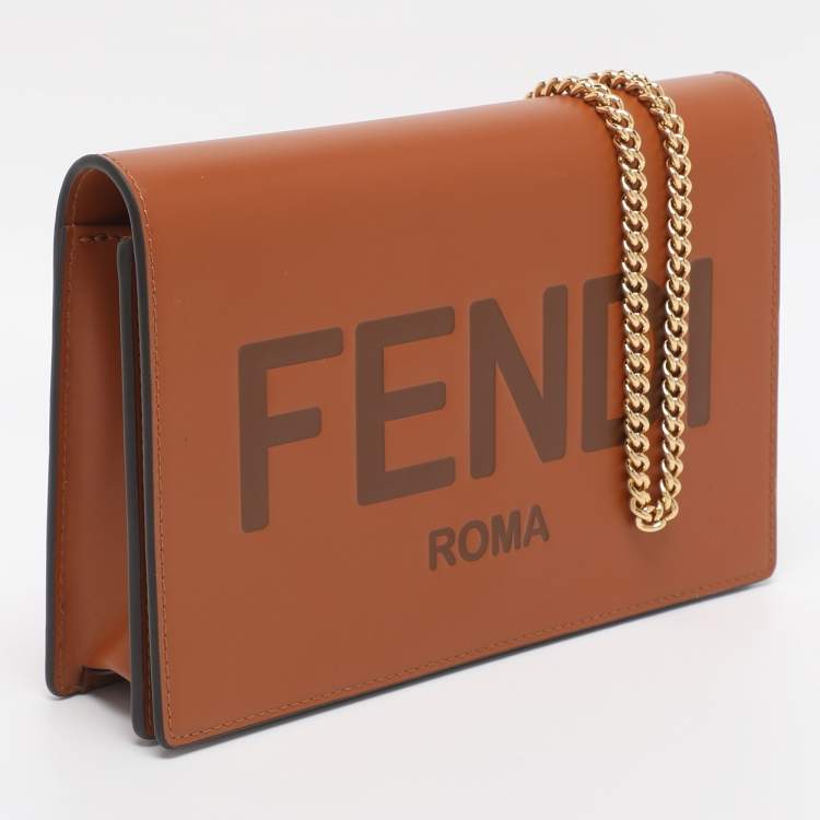 مملوكة مسبقًا Fendi Brown Leather Medium Wallet On Chain