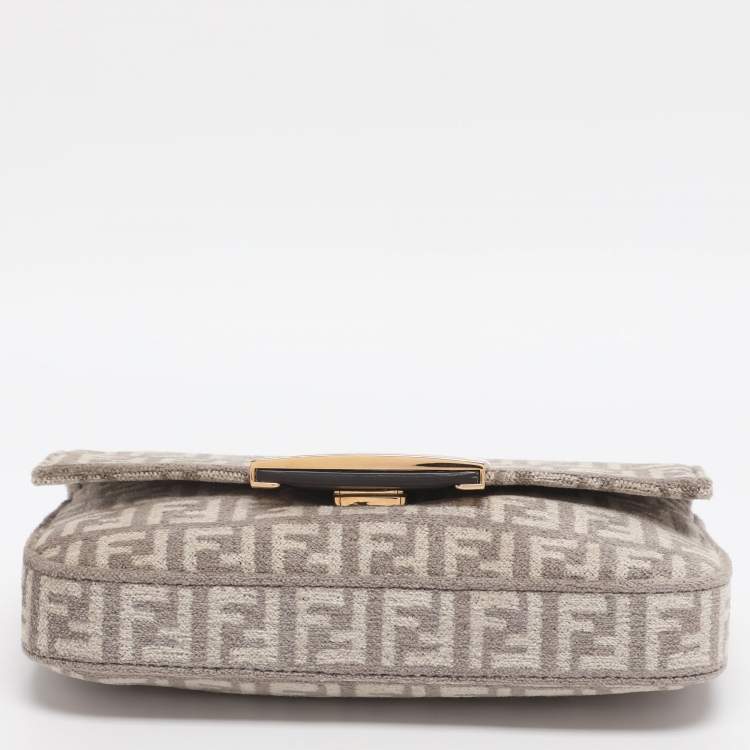 Pre Owned حقيبة باغيت هاتف مخمل زوكينو بيج فندي