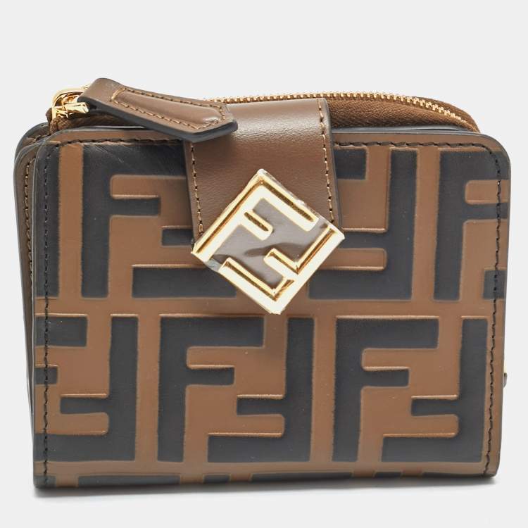 Pre Owned Fendi FF Diamonds Brown/Black Zucca Leather Compact Wallet