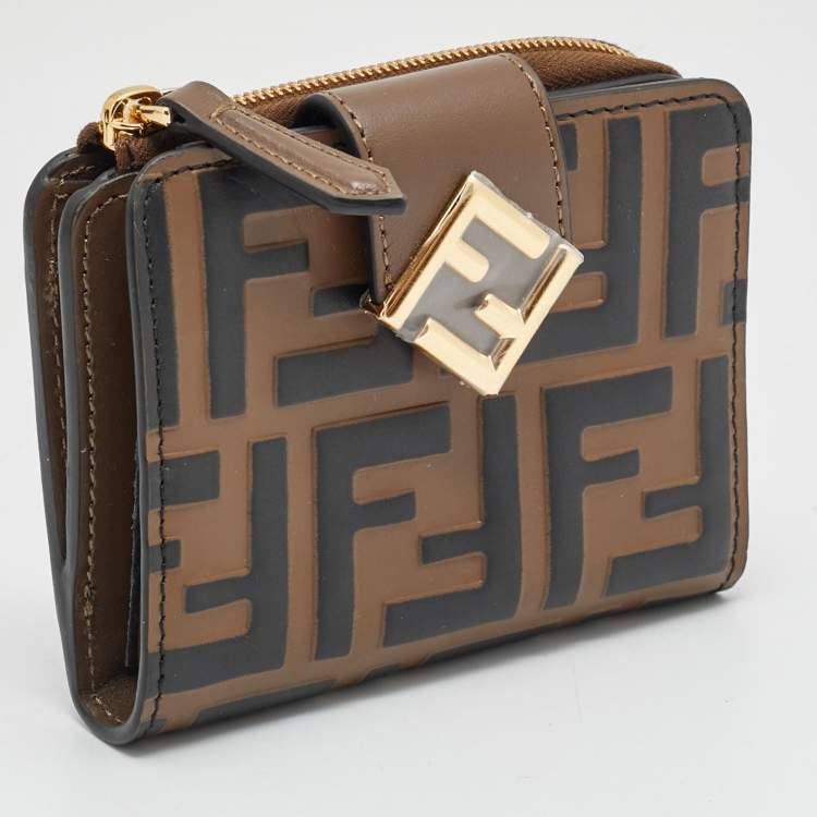 Pre Owned Fendi FF Diamonds Brown/Black Zucca Leather Compact Wallet