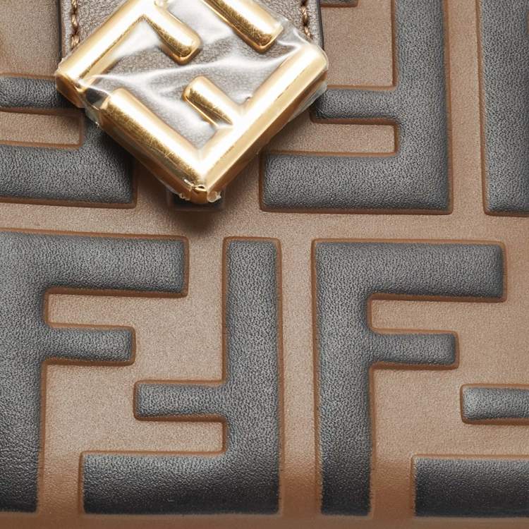 Pre Owned Fendi FF Diamonds Brown/Black Zucca Leather Compact Wallet