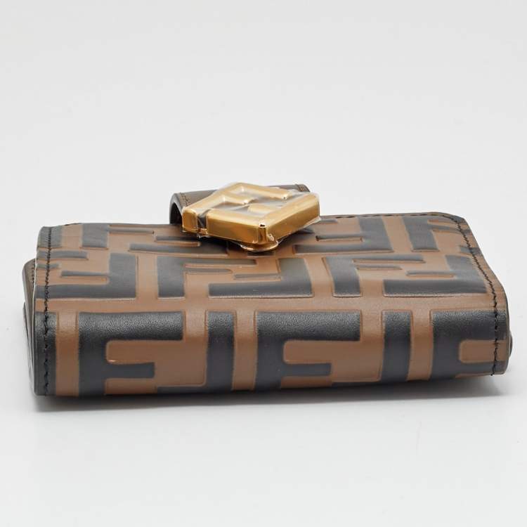 Pre Owned Fendi FF Diamonds Brown/Black Zucca Leather Compact Wallet