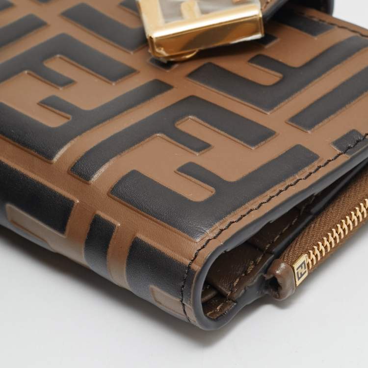 Pre Owned Fendi FF Diamonds Brown/Black Zucca Leather Compact Wallet