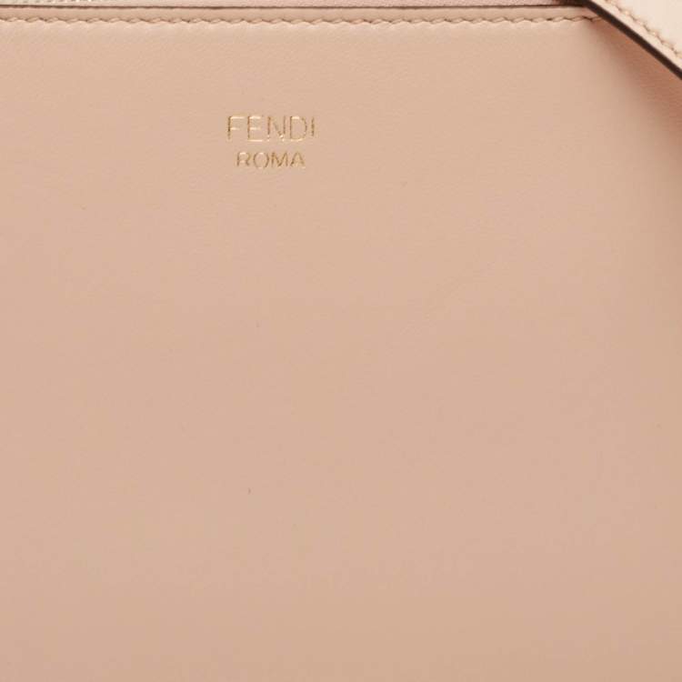 مملوكة مسبقًا Fendi Light Pink Leather Zip Pouch Crossbody Bag