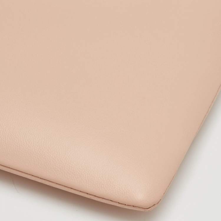 مملوكة مسبقًا Fendi Light Pink Leather Zip Pouch Crossbody Bag