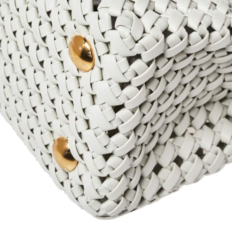 مملوكة مسبقًا Fendi White Woven Leather Mini Peekaboo Top Handle Bag