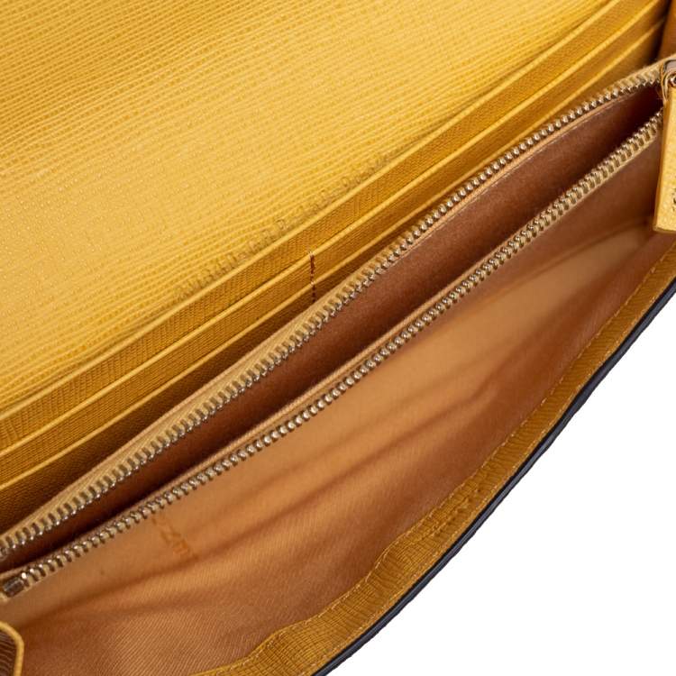 مملوكة مسبقًا Fendi Tobacco Zucca Coated Canvas Continental Wallet