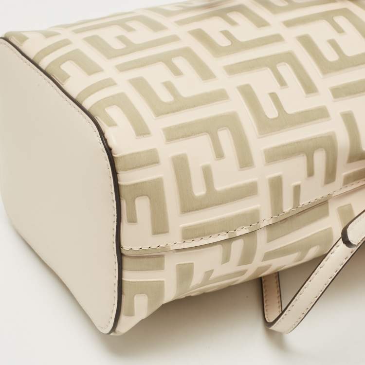 Pre Owned Fendi Cream/Khaki Zucca Leather Mini Mon Tresor Bucket Bag