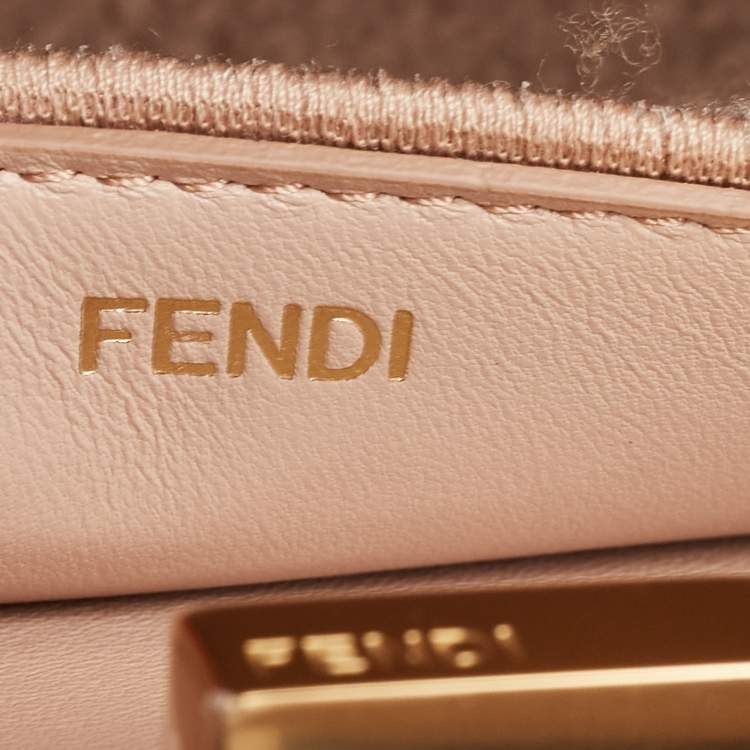مملوكة مسبقًا Fendi Dusty Pink Shearling Large Peekaboo ISeeU Top Handle Bag
