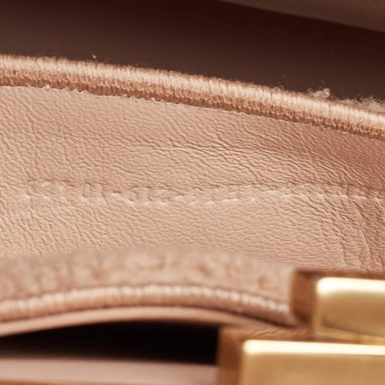 مملوكة مسبقًا Fendi Dusty Pink Shearling Large Peekaboo ISeeU Top Handle Bag